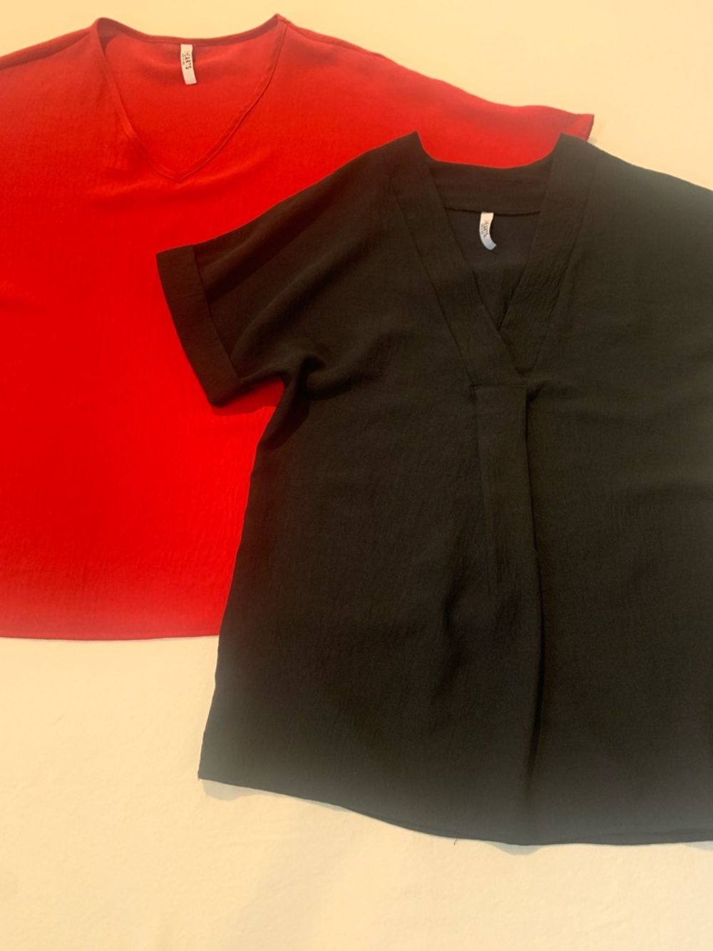 2‎ Hearts Womens Blouse Top Bundle (2) GUC M/L Black and Red Rayon Poly